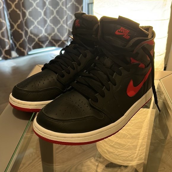 AIR JORDAN 1’S CMFT WOMANS SIZE 10 - Picture 1 of 13